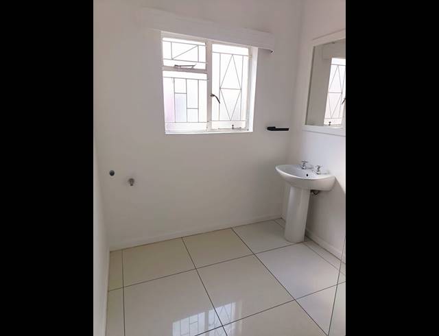 2 bed property to rent in WORCESTER CENTRAL